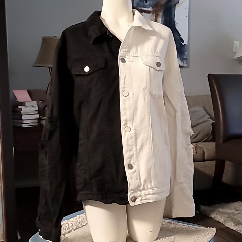 White & Black. Performance Ready/Rare Distressed Jean Jacket.✨️Trendsetter